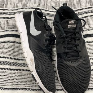 Nike-Flex essential size 10 blacks-worn-no box
